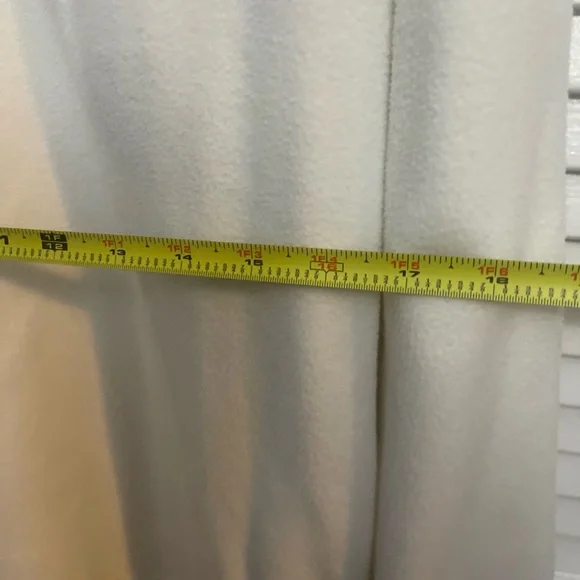 Victoria's Secret white Zip-Up Sweater NWT - Picture 5 of 6